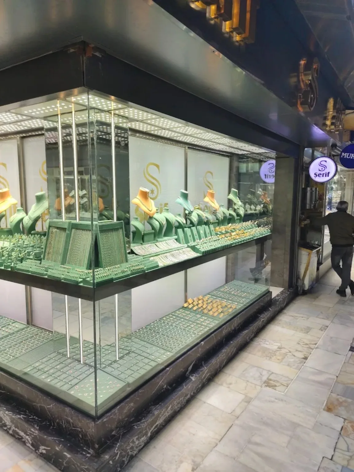 Şerif Kuyumculuk Kemeraltı mağazası İzmir